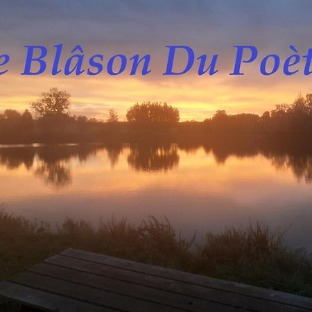 Le Blason Du Poete Mayet Dış mekan fotoğraf